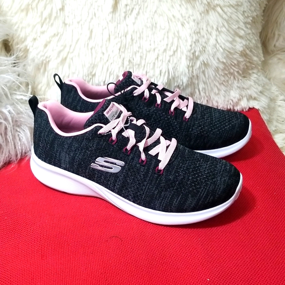 SKECHERS MEMORY FOAM WIDE FIT SNEAKERS